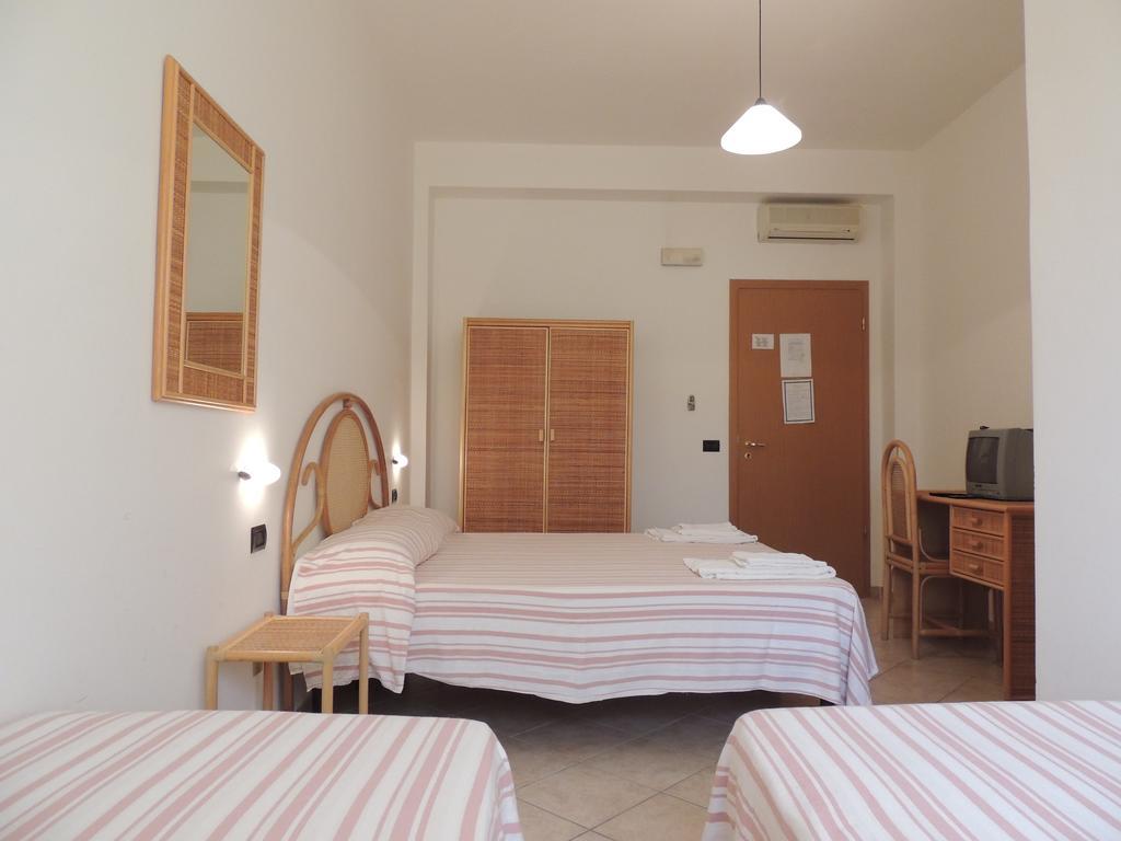 Albergo Il Terrazzino Vibo Valentia Marina Szoba fotó