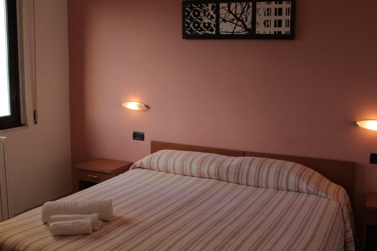 Albergo Il Terrazzino Vibo Valentia Marina Kültér fotó