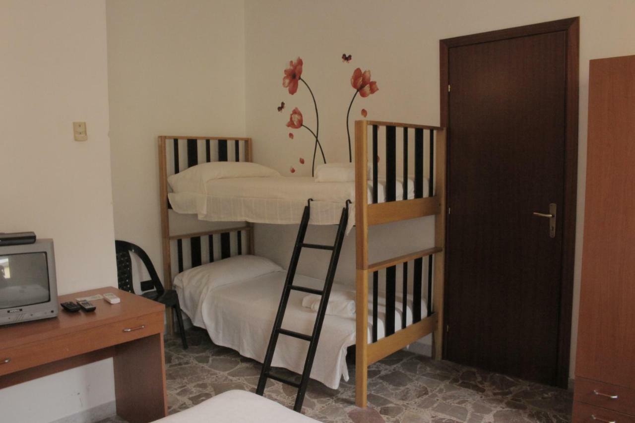 Albergo Il Terrazzino Vibo Valentia Marina Kültér fotó