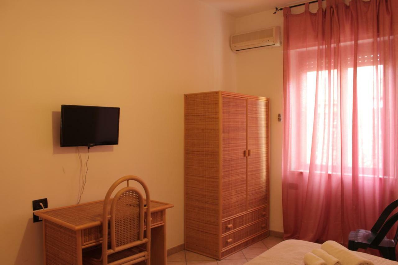 Albergo Il Terrazzino Vibo Valentia Marina Kültér fotó